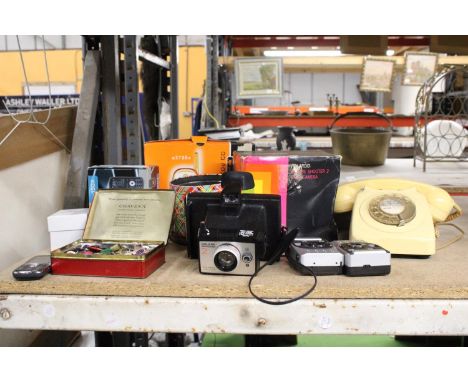 A MIXED LOT TO INCLUDE MOTOROLA M3788E AND SAGEM BOXED MOBILE PHONES, A POLAROID SQUARE SHOOTER CAMERS, VINTAGE ROTARY DIAL T