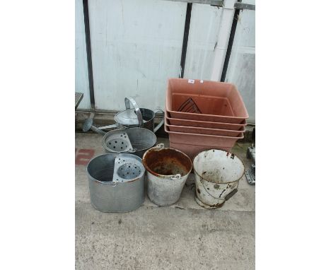 AN ASSORTMENT OF ITEMS TO INCLUDE VINTAGE GALVANISED BUCKETS, A WATERING CAN AND TWO METAL MOP BUCKETS ETC 