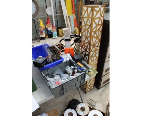 AN ASSORTMENT OF ITEMS TO INCLUDE AN AMAZON FIRE STICK, A BLUETOOTH HEAD SET AND A LAMP ETC 