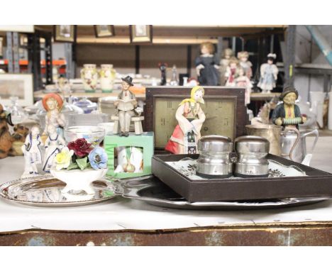 A LARGE MIXED LOT TO INCLUDE AN ART DECO, OAK CASED MANTLE CLOCK, SILVER PLATED TRAYS, MUGS, GLASS, FIGURES, ETC 