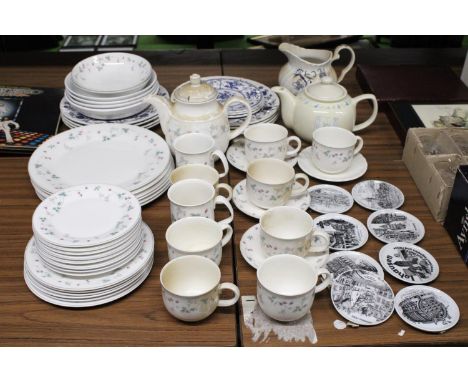 A QUANTITY OF ROYAL DOULTON EXPRESSIONS 'STRAWBERRY FAYRE' TO INCLUDE A TEAPOT, VARIOUS SIZES OF PLATES, CUPS AND SAUCERS, PL