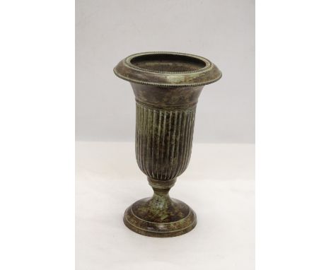 A LARGE BRONZE URN 