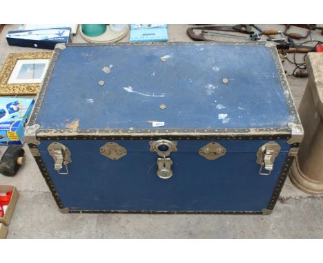 A VINTAGE TRAVEL TRUNK 