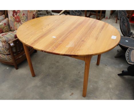 AN ERCOL BLUE LABEL OVAL PINE EXTENDING DINING TABLE, 54" X 42" (LEAF 20") 