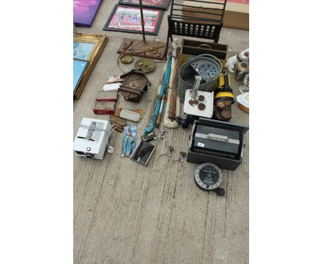 A LARGE ASSORTMENT OF ITEMS TO INCLUDE SCALES AND WEIGHTS, A MOP BUCKET AND A BRASS MAGAZINE RACK ETC 