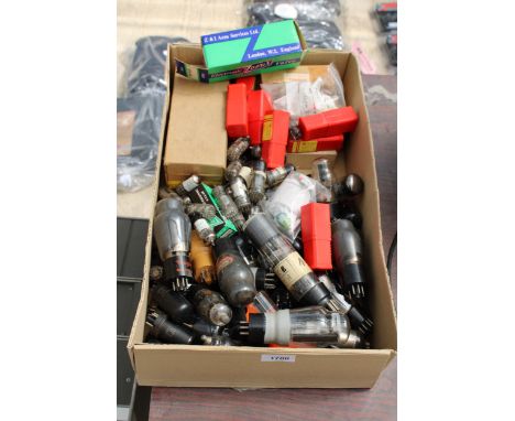 A LARGE ASSORTMENT FO VINTAGE RADIO VALVES 