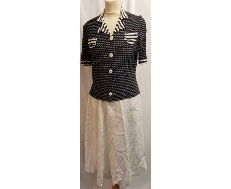 1940s navy and cream jersey blouse 96cm bust t/w white linen skirt 60cm waist in good condition