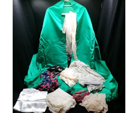 Silk green stole t/w triangle cream scarf, hankies, silk tape lace scarf all in good condition. 
