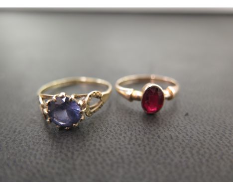 Two 9ct gold single-stone rings - Hallmarked Chester and Birmingham - Ring sizes J and P 1/2 - Weight approx 2.9gms
Condition
