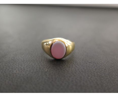 A sardonyx signet ring - Tests as higher carat gold - Ring size K - Weight approx 2.8gms
Condition Report: Good - With light 