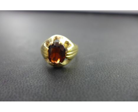 A 1960s 18ct gold garnet single-stone ring - Hallmarked Birmingham, 1961 - Ring size J - Weight approx 5.2gms
Condition Repor