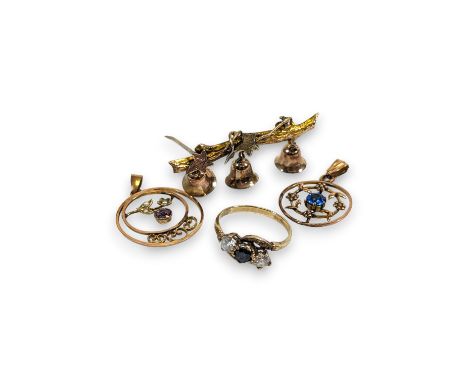 A collection of antique and vintage jewellery. Comprising of two Edwardian pendants, an ivy and bell bar brooch and a cubic z