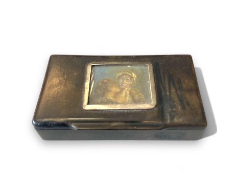 A 19th Century pressed horn snuff box. Top inset with a small oil portrait of a couple kissing. Approximately 8.5cm wide x 4.