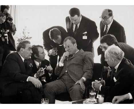 Klemm, Barbara -- Leonid Breschnew with Willy Brandt in Bonn. 1973. Vintage ferrotyped gelatin silver print. 29 x 39 cm. Phot