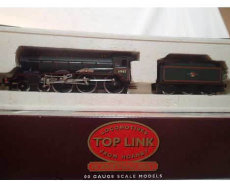 Hornby OO, R315, class B17, Manchester United, 61662, BR green, late crest, excellent condition, storage wear to box. UK P&am
