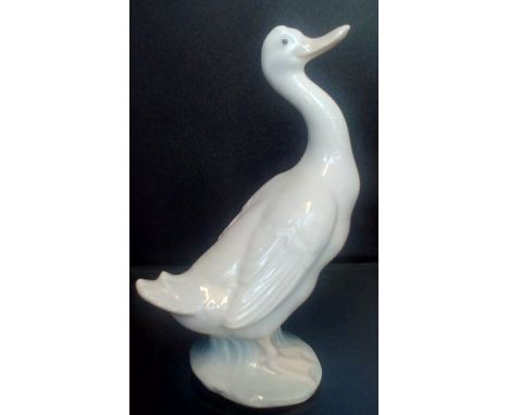 Nao figure of a goose 15cm