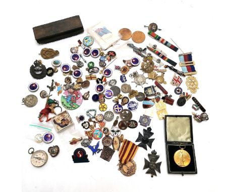Qty of medals / militaria / badges inc Victory medal (2 Lieut F H L Whish), Dunkirk medal, enamel badges, compass, tokens etc