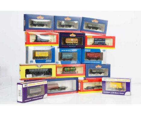 OO Gauge Goods Wagons (16), all boxed, Oxford Rail IC1001A ICI hopper, Hornby China, R6573/R6574 LNER Conflats, R127 Castrol 