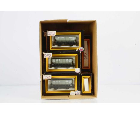 Dapol OO Gauge Trago Mills Hopper Wagons (11), a boxed rake of ten Trago Mills Newton Abbot grey hopper wagons, G-E, boxes F-