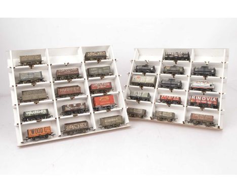 00 Gauge Private owners Wagons and Tank Truck by various makers (27), including Bachmann Tank wagons (5), weathered Wrenn Fis