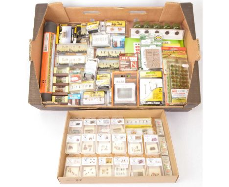 N Gauge Trackside Kits and Accessories (75) all boxed/cased/packaged, Gaugemaster GM395 Pelican Crossing, GM149 grass tufts, 