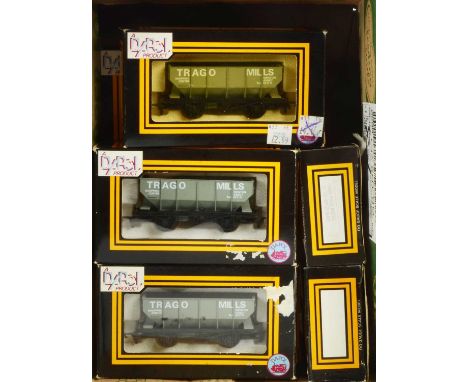 Dapol OO Gauge Trago Mills Hopper Wagons (11), a boxed rake of eleven Trago Mills Newton Abbot grey hopper wagons, G-E, boxes