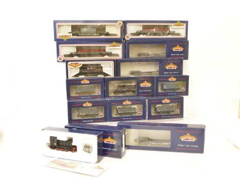 Bachmann OO Gauge Diesel Locomotive and Goods Wagons (14), all boxed, 31-335 Class 04 shunter 11226 in BR black, 37-727 GWR v