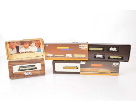 Marklin Mini Club Z Gauge Diesel Locomotives and Freight Stock Pack, all boxed, 8874 DB 216 090-1 locomotive in cream/turquoi