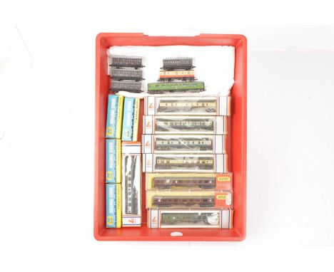 N Gauge British Outline Coaching Stock (14),   cased Hornby Minitrix BR maroon coaches, N 305/N308, boxed Lima, BR chocolate 