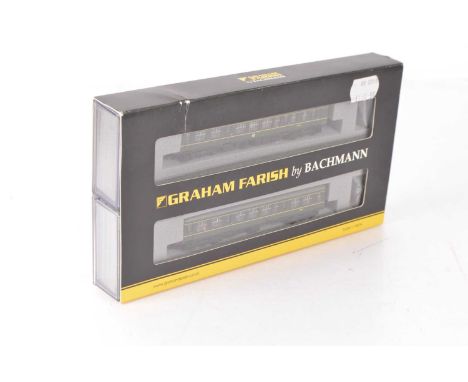Graham Farish by Bachmann N Gauge BR Green Two Car DMU,  cased with card sleeve, 371-880 Class 108 two car DMU in green liver