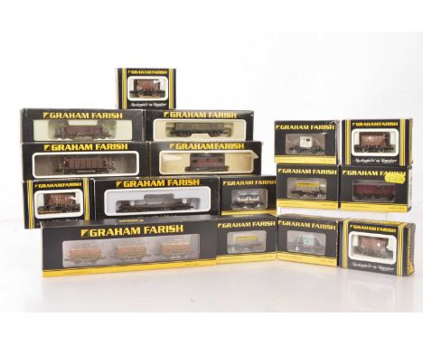 Graham Farish by Bachmann N Gauge Goods Wagons (15), all boxed/cased with card sleeves, some weathered, 377-002A/377-002 EWS 