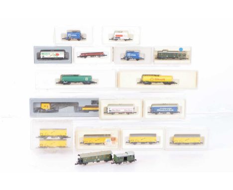 Marklin Mini Club Z Gauge Crane Freight Stock and Four Wheeled Coaches (19), mainly cased, continental freight stock, 8657 Br