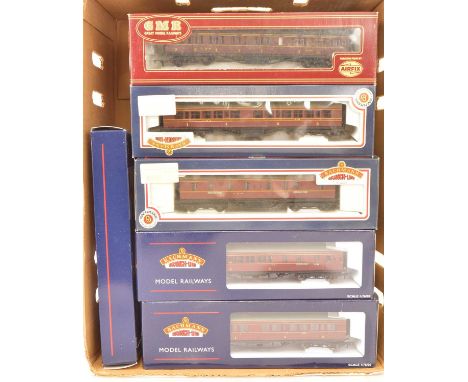 Bachmann and Airfix GMR OO Gauge Crimson Coaching Stock,  all boxed, Bachmann examples, 34-251B (3), 34-252B (1), 34-252 (2),