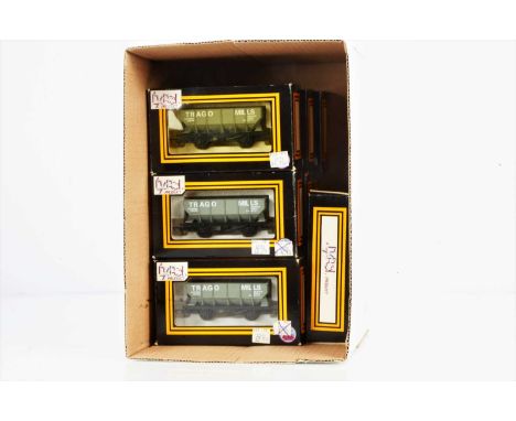 Dapol OO Gauge Trago Mills Hopper Wagons (10), a boxed rake of ten Trago Mills Newton Abbot grey hopper wagons, G-E, boxes G-