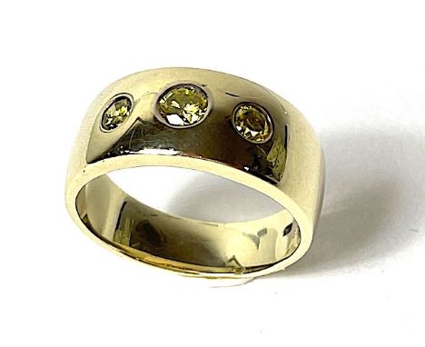 Ring 585 GG / 12,1 g, 3 Brillanten 0,69 ct yellow si; RG: 62. Zustand: 2-