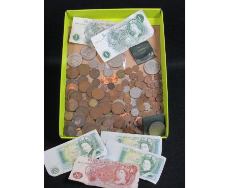VINTAGE &amp; LATER COIN, BANK NOTE &amp; COMMEMORATIVE CROWN COLLECTION to include two Fforde one pound notes, three Somerse