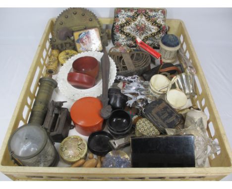 MIXED COLLECTABLES GROUP to include beadwork and other purses, vintage boxes, 19th century pin cushion in reticulated ivory, 