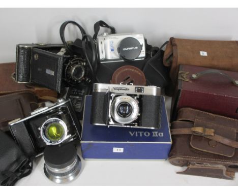VINTAGE &amp; LATER CAMERAS &amp; ACCESSORIES to include a red Kodak Brownie No 2, Balda Gloria folding bellows camera, Voigt