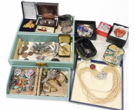 Silver and costume jewellery, including a bangle, photo locket medallions, Pompadour pearls, etc. (a quantity)