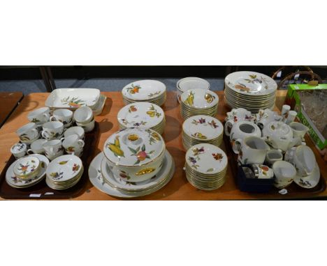 A quantity of Royal Worcester Evesham pattern tablewares    