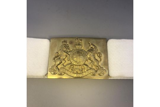 British Army White Belt With Dieu Et Mon Droit Brass Buckle Includes Free Delivery In The Uk