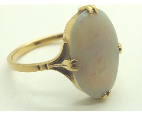 Pale Australian opal 18ct gold ring size N 2.4g