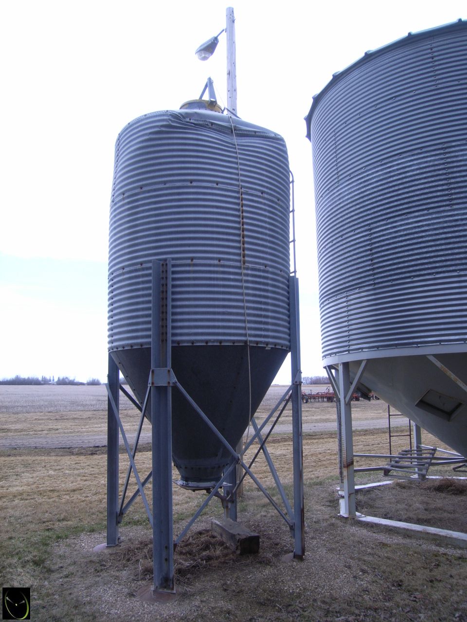 Feedrite 5 Ton Hopper Feed Bin No Skid