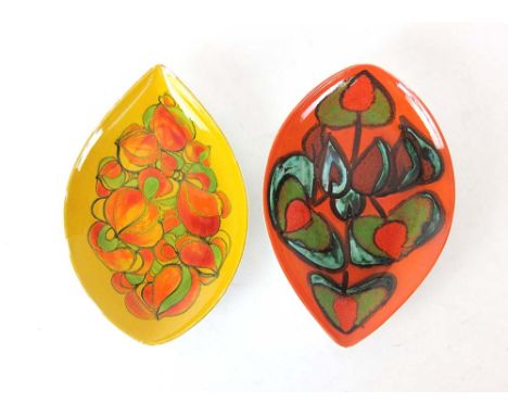 Gillian Taylor for Poole, a 'Delphis' dish of spearhead form decorated with floral sprays on an orange ground, shape 91, l. 3