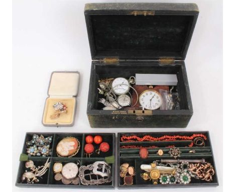 Victorian leather jewellery box containing items of antique jewellery to include a Victorian gold garnet, turquoise and seed 