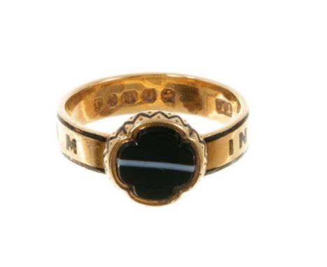 Victorian gold enamel and banded agate mourning ring with quatrefoil banded agate in gold mount with black enamel border and 