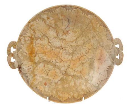18th/19th century mogul jade leaf carved dish, carved in low relief with radiating formal foliage, with flanking pierced hand