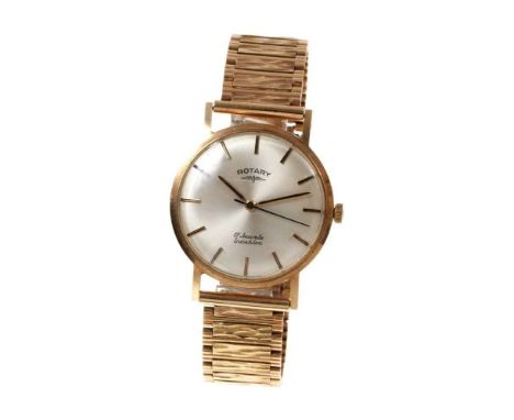 1960s gentlemen’s Rotary 9ct gold wristwatch with 17 Jewel Incabloc movement on 9ct gold bracelet in later boxThe watch is cu
