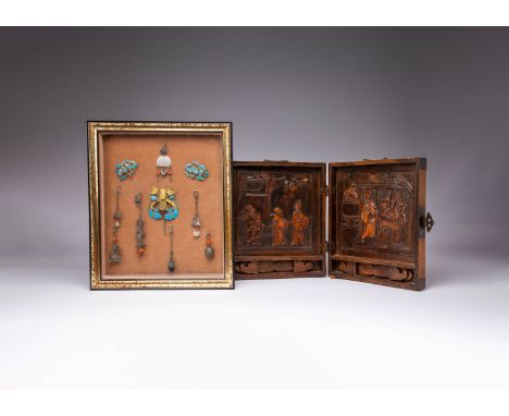 A GROUP OF CHINESE JEWELLERY ITEMS AND A CHINESE TWO-PANELLED FOLDING BOX LATE QING DYNASTY The jewellery comprising: three g