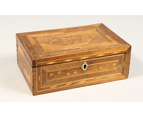 A NAPOLEONIC PRISONER OF WAR, STRAW WORK TEA CADDY. 7ins long.
